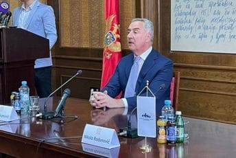 Svi smo zatočenici rata koji vodi Rusija, opredijeljeni smo za manjinsku Vladu kao prelazno rješenje Svi smo zatočenici rata koji vodi Rusija, opredijeljeni smo za manjinsku Vladu kao prelazno rješenje