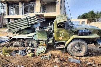 Milioner tražio od ukrajinske vojske da uništi njegovu kuću nakon što su je zauzele ruske trupe Milioner tražio od ukrajinske vojske da uništi njegovu kuću nakon što su je zauzele ruske trupe