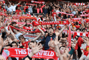 Navijači Liverpula zanemarili veliko rivalstvo i fenomenalnim gestom podržali Ronalda Navijači Liverpula zanemarili veliko rivalstvo i fenomenalnim gestom podržali Ronalda