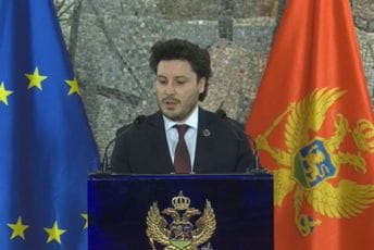 Joksimović se obrušio na Abazovića: Ti ispade najgori od svih, prevarant si i izdajnik Joksimović se obrušio na Abazovića: Ti ispade najgori od svih, prevarant si i izdajnik