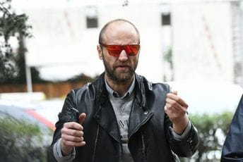 Uhapšen modni kreator: Kostića sumnjiče da je devetnaestogodišnjaka zatvorio u špajz Uhapšen modni kreator: Kostića sumnjiče da je devetnaestogodišnjaka zatvorio u špajz