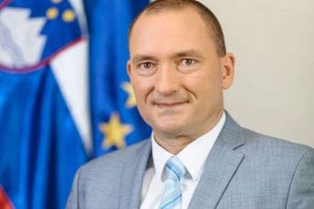 Zbog neplaćenog računa u hotelu slovenački ministar podnio ostavku Zbog neplaćenog računa u hotelu slovenački ministar podnio ostavku