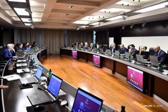 Za put Meljine-Petijevići Ministarstvo finansija da isplati četiri miliona eura Za put Meljine-Petijevići Ministarstvo finansija da isplati četiri miliona eura