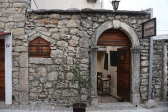 Uz podršku Glavnog grada otvoren kafe "Kaldrma" u Staroj varoši Uz podršku Glavnog grada otvoren kafe "Kaldrma" u Staroj varoši