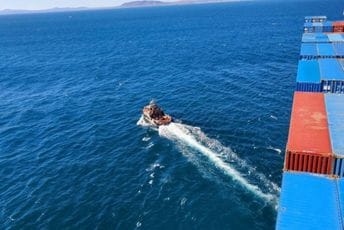 Kapetan iz Bara spasio 16 ljudi u Gvinejskom zalivu Kapetan iz Bara spasio 16 ljudi u Gvinejskom zalivu