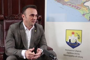 Dabović: Zbog odluke Vlade Ulcinj i dalje bez planskih dokumenata, ugroženi brojni projekti i aktivnosti Dabović: Zbog odluke Vlade Ulcinj i dalje bez planskih dokumenata, ugroženi brojni projekti i aktivnosti
