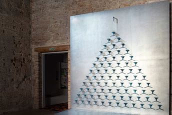 Ukrajinci na Bijenalu u Veneciji: 'Fontana iscrpljenosti' kao poruka odlučnosti Ukrajinci na Bijenalu u Veneciji: 'Fontana iscrpljenosti' kao poruka odlučnosti