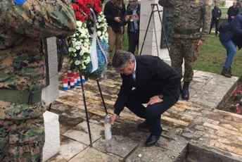 Milanović: Ukrajina može u EU, ali ne bez BiH Milanović zapalio svijeću ispred Spomenika poginulim za slobodu hrvatskog naroda