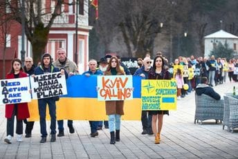 Svijetli obraz Crne Gore Protestna šetnja Cetinjana protiv rata u Ukrajini