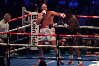 Tajson Fjuri nakautom odbranio titulu prvaka svijeta pred 94 hiljade gledalaca Tajson Fjuri nakautom odbranio titulu prvaka svijeta pred 94 hiljade gledalaca