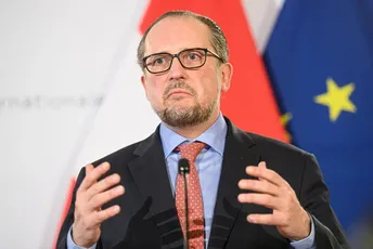 Šef austrijske diplomatije: EU ne treba da nudi članstvo Ukrajini Šef austrijske diplomatije: EU ne treba da nudi članstvo Ukrajini