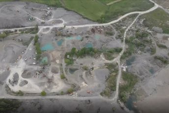 Uprkos obećanjima nadležnih: Eksploatacija šljunka iz Morače i Cijevne u punom je jeku Uprkos obećanjima nadležnih: Eksploatacija šljunka iz Morače i Cijevne u punom je jeku