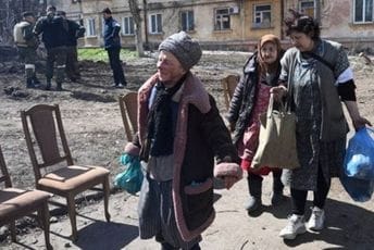 Ukrajinci o životu u ruskim kampovima za civile: "Kao u koncentracionom logoru" Ukrajinci o životu u ruskim kampovima za civile: "Kao u koncentracionom logoru"