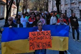 "Na čem su Putinofili? Na Putinofilen od petsto" "Na čem su Putinofili? Na Putinofilen od petsto"