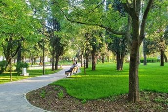 "Zeleno srce Podgorice": Vuković objavio fotografije Njegoševog parka u aprilskom koloritu
