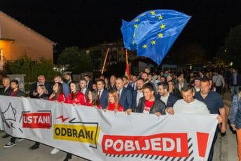 Demokrate: Zdenku Popović službeni auto nije mogao voziti do stana, SD su najveći licemjeri