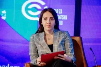 Papović: Povucite predlog za odlaganje izbora Papović: Povucite predlog za odlaganje izbora