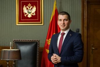 Bečić: Da više nikada nečija pripadnost, jezik ili vjera ne budu pokretač mržnje ili sukoba Bečić: Da više nikada nečija pripadnost, jezik ili vjera ne budu pokretač mržnje ili sukoba