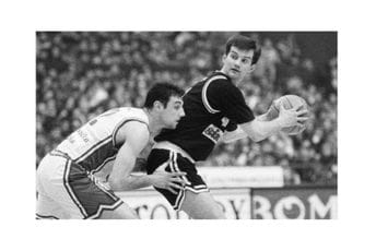 Preminuo Zoran Sretenović, legendarni košarkaš i bivši trener Budućnosti Preminuo Zoran Sretenović, legendarni košarkaš i bivši trener Budućnosti