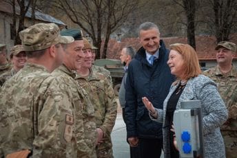 Đurović i Rajnke obišli radove u kasarni u Kolašinu Đurović i Rajnke obišli radove u kasarni u Kolašinu