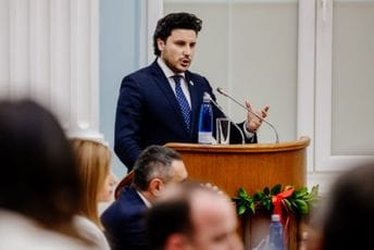 Abazović: Želimo još veće plate, penzije i ekonomski prosperitet Crne Gore Abazović: Želimo još veće plate, penzije i ekonomski prosperitet Crne Gore