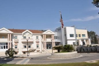 Ambasada SAD: Hitni zadaci pred novom crnogorskom vladom, opozicija da bude konstruktivna Ambasada SAD: Hitni zadaci pred novom crnogorskom vladom, opozicija da bude konstruktivna