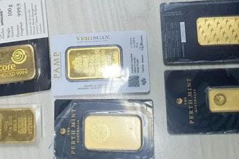 Stranci krijumčarili zlato iz Crne Gore, a nijesu prijavili ni skoro 60 hiljada eura Stranci krijumčarili zlato iz Crne Gore, a nijesu prijavili ni skoro 60 hiljada eura