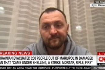 Priča o čovjeku koji je crvenim izrešetanim kombijem spasio 200 ljudi iz Mariupolja Priča o čovjeku koji je crvenim izrešetanim kombijem spasio 200 ljudi iz Mariupolja