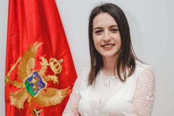 Keković: Stipendiranjem najboljih učenika i studenata, lokalna vlast gradi temelj budućeg razvoja i napretka Danilovgrada Keković: Stipendiranjem najboljih učenika i studenata, lokalna vlast gradi temelj budućeg razvoja i napretka Danilovgrada