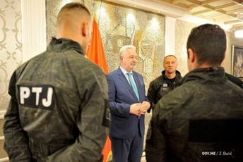 PEN centar: Jedinicom koja bi morala da štiti bezbjednost građana komanduje osoba u dosluhu s kriminalnim grupama Komandant Knežević sa bivšim premijerom Krivokapićem