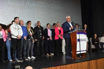 Mandić: Cetinje ne zaslužuje da bude prijestonica, tamo ne gledaju u budućnost kao u Nikšiću Mandić: Cetinje ne zaslužuje da bude prijestonica, tamo ne gledaju u budućnost kao u Nikšiću