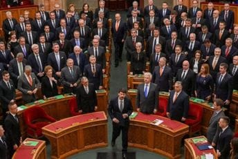 Opozicija polagala 'alternativnu zakletvu', a Orban i dalje ima većinu: Konstituisan mađarski parlament Opozicija polagala 'alternativnu zakletvu', a Orban i dalje ima većinu: Konstituisan mađarski parlament