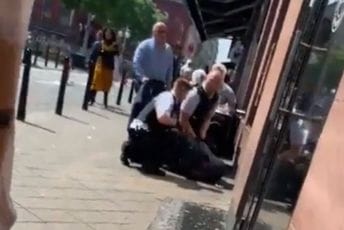 Muškarac u Njemačkoj preminuo nakon što je policija primijenila silu (VIDEO) Muškarac u Njemačkoj preminuo nakon što je policija primijenila silu (VIDEO)