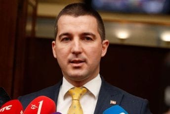 Bečić čestitao Dan opštine Gusinje: Najmanja i prirodom najljepša opština zaslužuje da se u nju što više dolazi