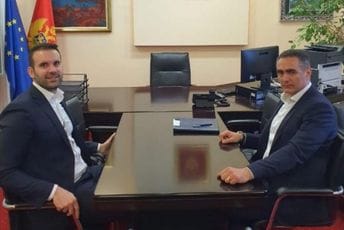 Spajić predao dužnost Damjanoviću, poželio mu uspjeh Spajić predao dužnost Damjanoviću, poželio mu uspjeh