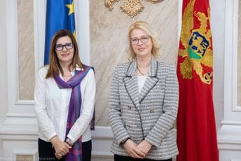 Đurović sa Popom: Potpisivanje Temeljnog ugovora sa SPC biće riješeno u skladu sa Ustavom i zakonom Đurović sa Popom: Potpisivanje Temeljnog ugovora sa SPC biće riješeno u skladu sa Ustavom i zakonom