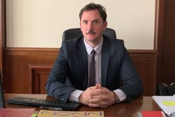 Čarmak podnio ostavku na mjesto v.d. generalnog direktora u Ministarstvu pravde Čarmak podnio ostavku na mjesto v.d. generalnog direktora u Ministarstvu pravde