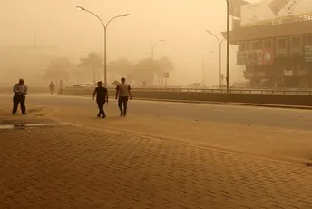Stotine ljudi u Iraku hospitalizovano zbog pješčane oluje, obustavljeni svi letovi Stotine ljudi u Iraku hospitalizovano zbog pješčane oluje, obustavljeni svi letovi