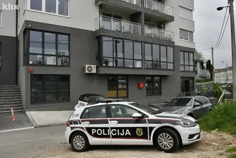 U Sarajevu drugi put ove sedmice bačena bomba na istu zgradu U Sarajevu drugi put ove sedmice bačena bomba na istu zgradu