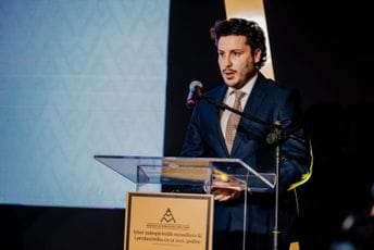 Abazović čestitao Kovačevskom i Rami: Zapadni Balkan zaslužuje novu vrijednost, progres i stabilnost Abazović čestitao Kovačevskom i Rami: Zapadni Balkan zaslužuje novu vrijednost, progres i stabilnost