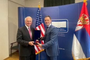 Američki ambasador u Srbiji pohvalio Otvoreni Balkan: „Važno da mu pristupe zemlje regiona“ Američki ambasador u Srbiji pohvalio Otvoreni Balkan: „Važno da mu pristupe zemlje regiona“