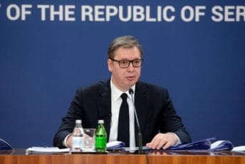 Vučić: Nastavljamo da se naoružavamo, nećemo se gađati Gučijevim cipelicama, nego raketama Vučić: Nastavljamo da se naoružavamo, nećemo se gađati Gučijevim cipelicama, nego raketama