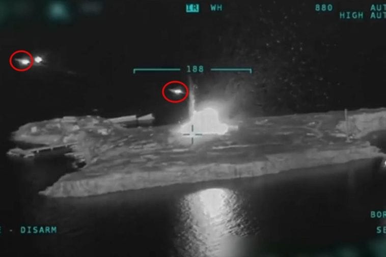Pogledajte kako ukrajinski bombarderi uništavaju ruske objekte na Zmijskom ostrvu (VIDEO) Pogledajte kako ukrajinski bombarderi uništavaju ruske objekte na Zmijskom ostrvu (VIDEO)