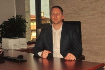 Đurišić tvrdi da je popis u Ekselu, pa ne može da ga stavi na sajt Đurišić tvrdi da je popis u Ekselu, pa ne može da ga stavi na sajt