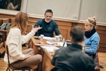 Teatar mladih postavlja "Noć tribada": Pozorište u službi borbe za rodnu ravnopravnost Teatar mladih postavlja "Noć tribada": Pozorište u službi borbe za rodnu ravnopravnost