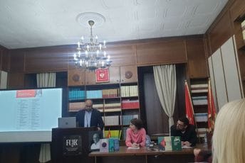 Na FCJK održan naučni skup posvećen Miloradu Nikčeviću: Posebno mjesto u temeljima montenegristike Na FCJK održan naučni skup posvećen Miloradu Nikčeviću: Posebno mjesto u temeljima montenegristike