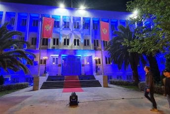 Zgrada Predsjednika, Skupština i MVP u bojama EU Zgrada Predsjednika, Skupština i MVP u bojama EU