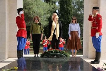 Đurović, Bošnjak i Strujić-Harbić položile vijenac na Spomenik Partizanu borcu Đurović, Bošnjak i Strujić-Harbić položile vijenac na Spomenik Partizanu borcu