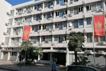 Ministarstvo pravde ponudilo Grujičiću 546 eura za neosnovano hapšenje Ministarstvo pravde ponudilo Grujičiću 546 eura za neosnovano hapšenje