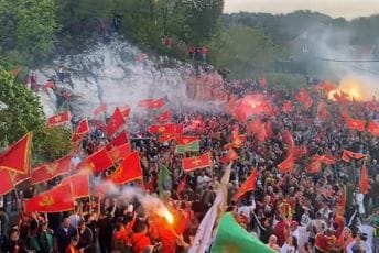 Pogledajte kako je izgledalo intoniranje himne na Belvederu (VIDEO) Pogledajte kako je izgledalo intoniranje himne na Belvederu (VIDEO)